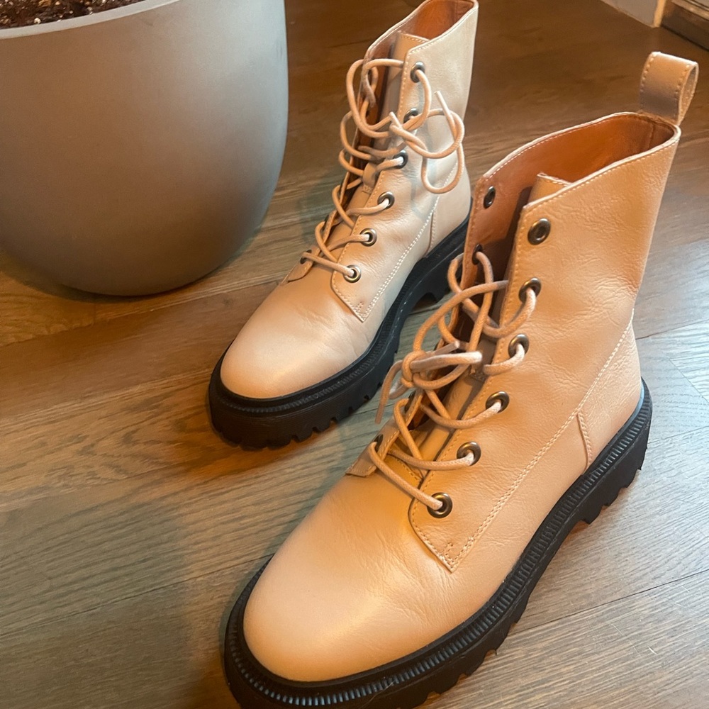 Rayna Lace-Up Boot (Leather)